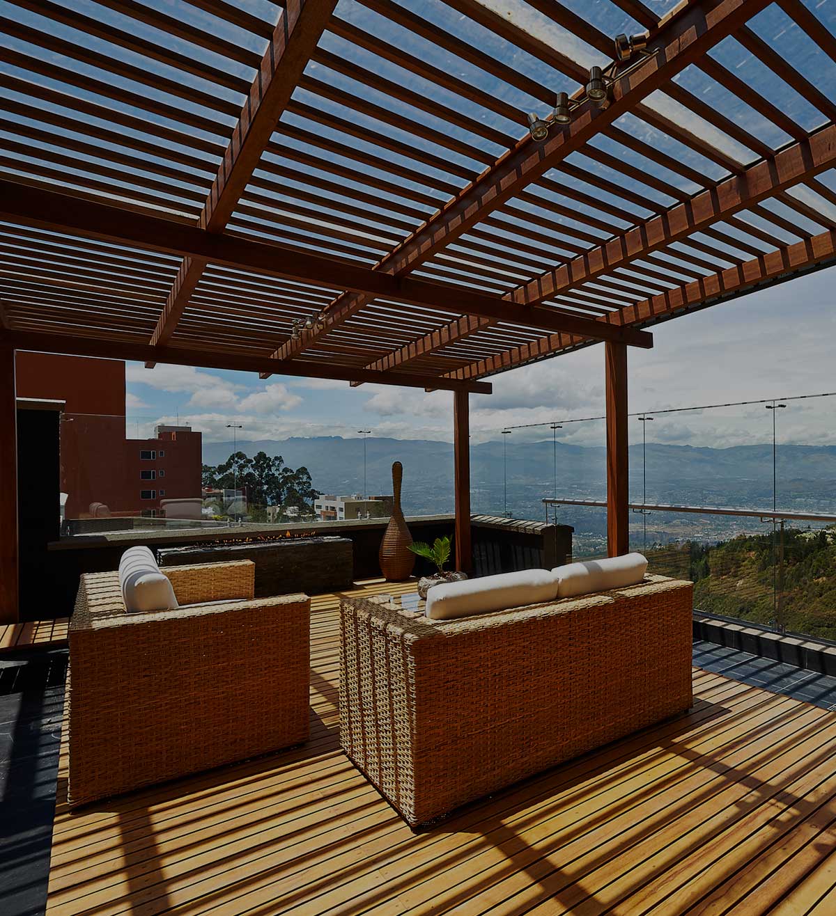 Pergola, carport et aménagements extérieurs à Corte
