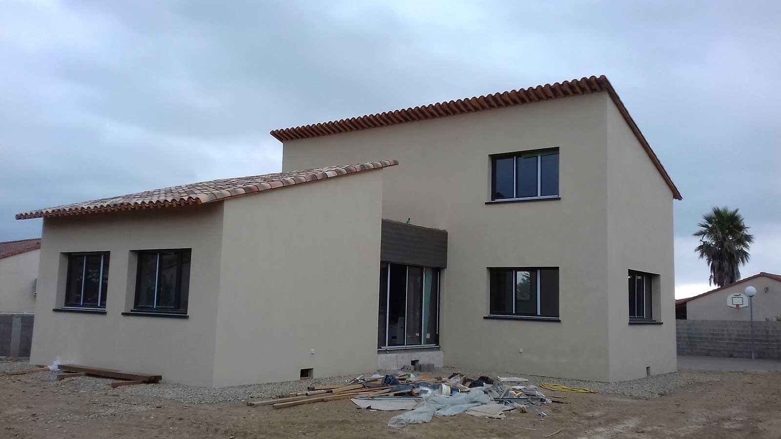 Bardage bois et fibre-ciment, isolation extérieure en Corse