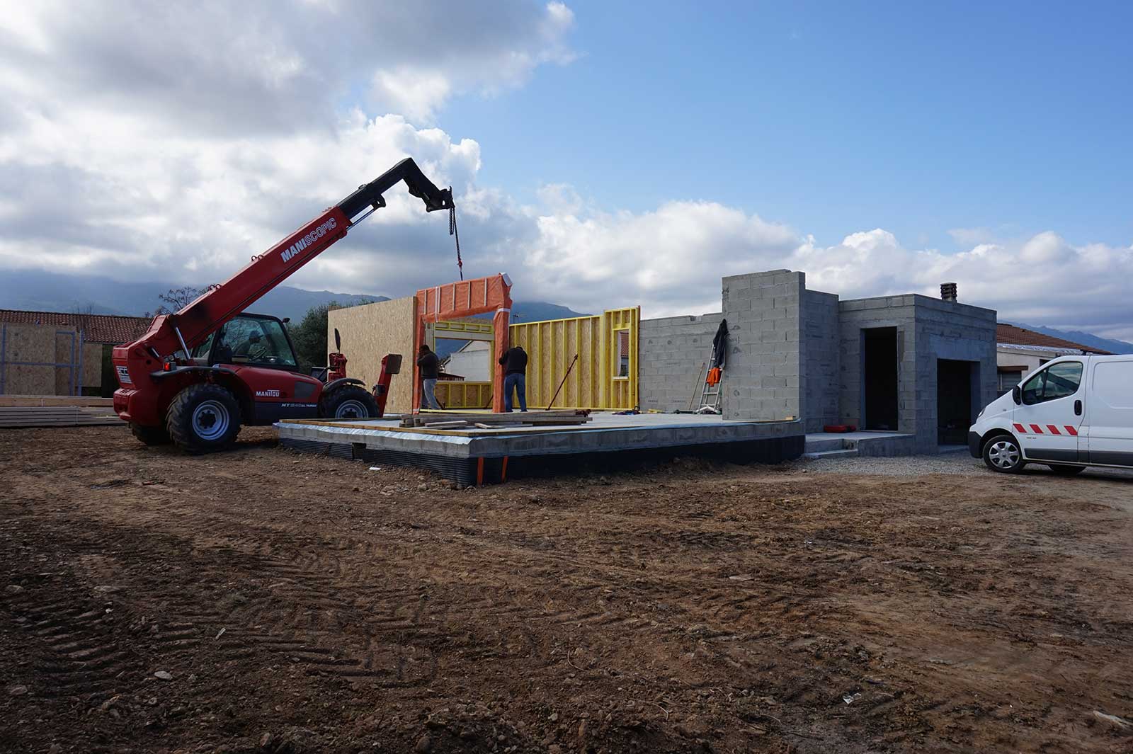 Garage, abri de jardin et pool house en bois en Corse