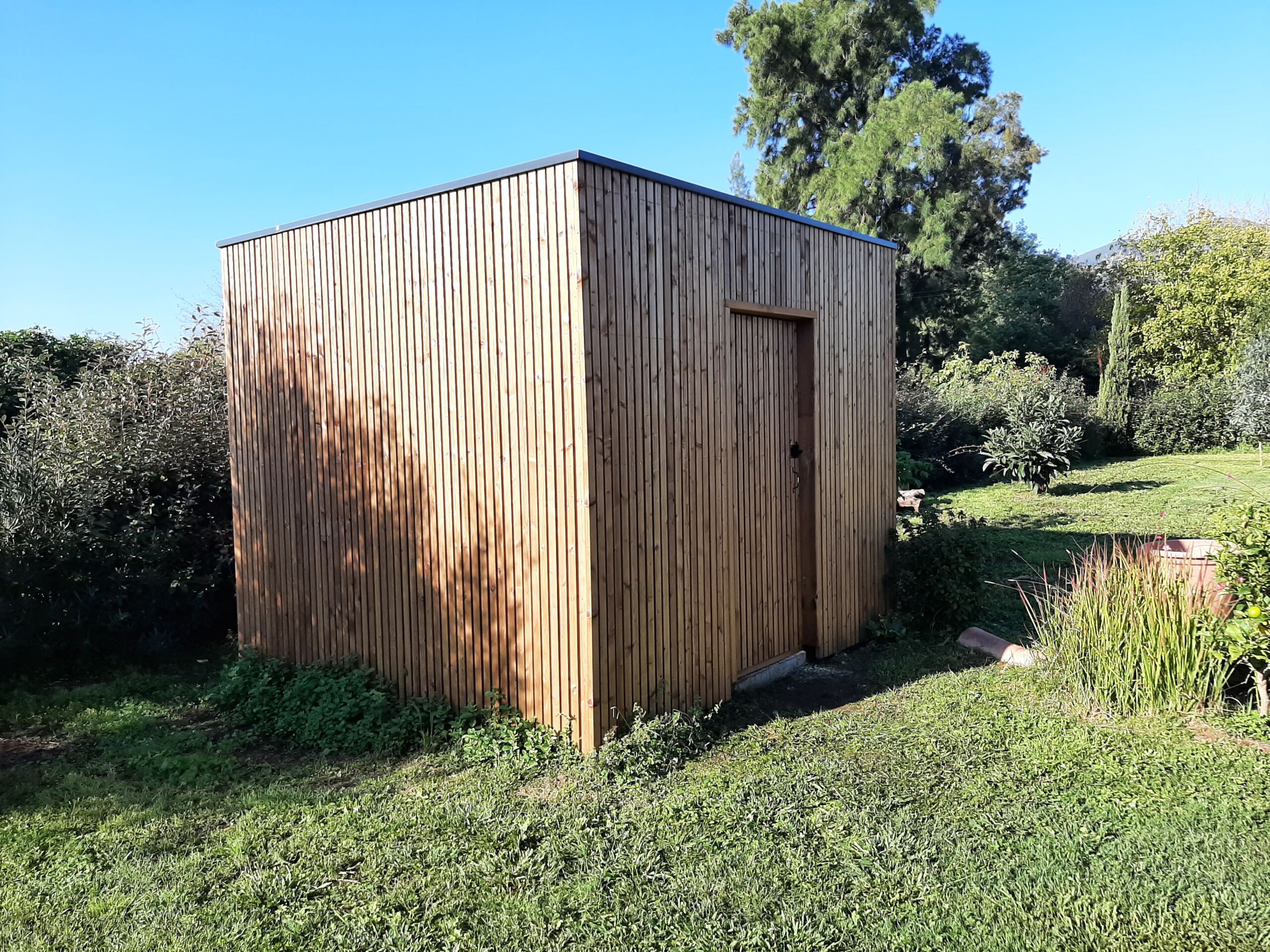 Garage, abri de jardin et pool house en bois en Corse