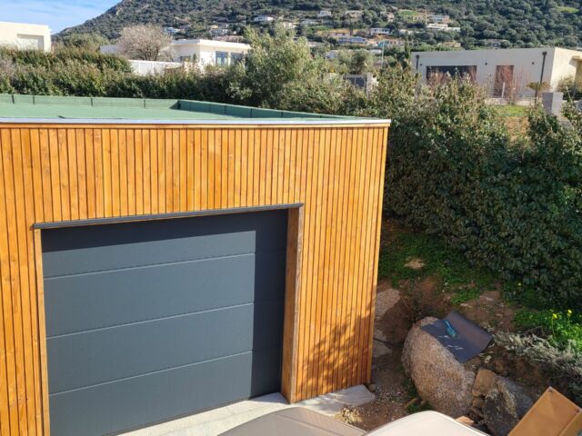 garage en bois corse