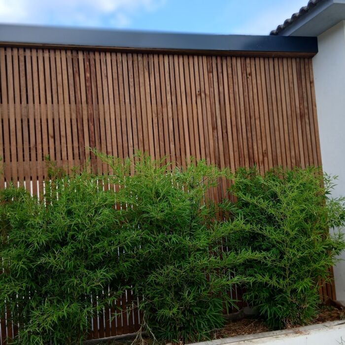Claustra séparatif en bois sur mesure en Corse | Nouveau chantier – Corse Solutions Bois